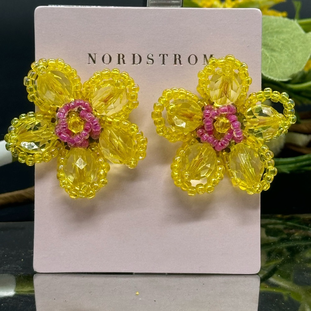 Vibrant Beaded Floral Earrings – Unique Handmade Look 🌼✨